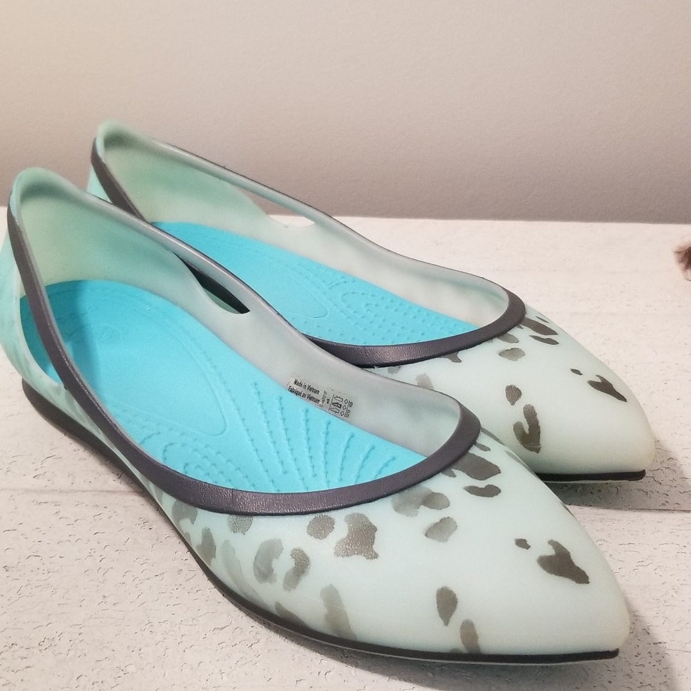 CROCS CHEETAH PRINT FLATS 8M